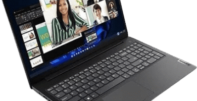 Portátil Lenovo V15 G3 abierto mostrando pantalla y teclado QWERTY español.